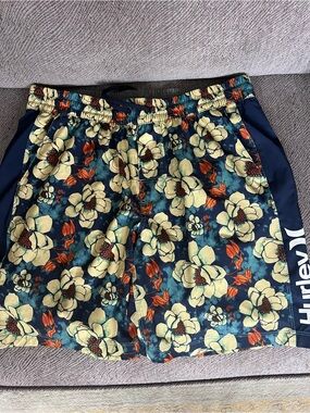 Hurley Navy Floral Swim Shorts with Cream & blue  Accents mens large pockets